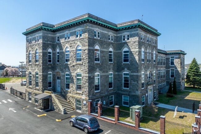 The St. Augustine Campus provides classes for upper elementary and middle school students.