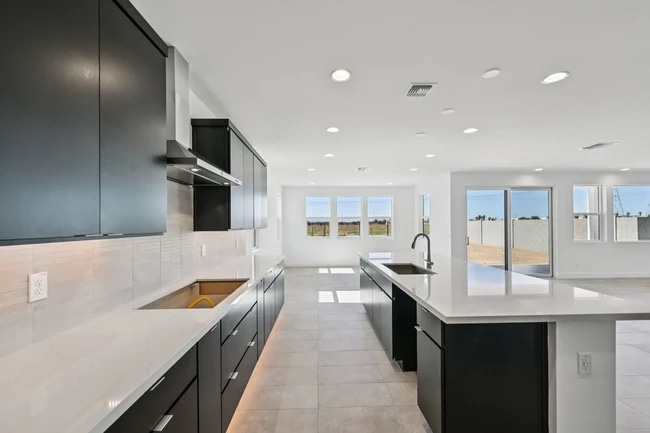 7950 W Griswold Rd, Peoria, AZ 85345 - photo 6