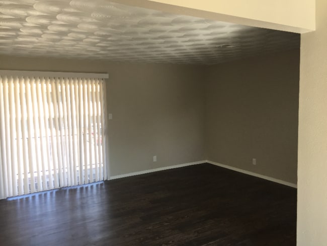 222 S Hampton Rd unit 204, de Soto, TX 75115 - photo 5