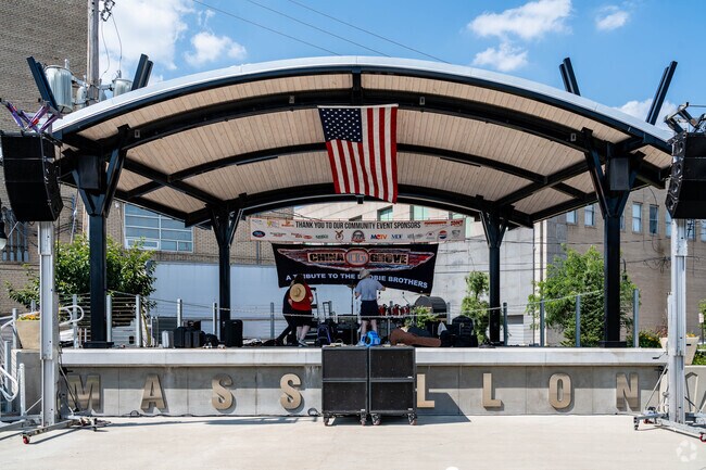 Residents of West Brookfield can enjoy outdoor concerts in downtown Massillon.