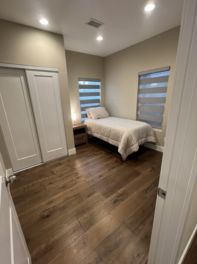 843 N Orange St, Orange, CA 92867 - photo 4