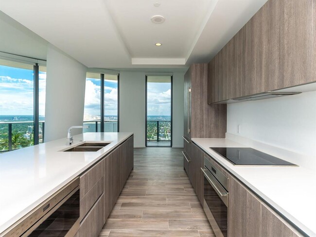 805 S Miami Ave unit 5501, Miami, FL 33136 - photo 3