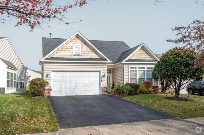 Two-story cottages with small yards are typical in Melwood.