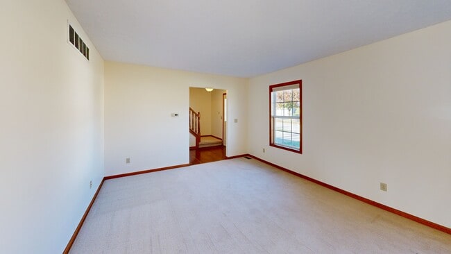 708 Fieldview Dr, Grand Ledge, MI 48837 - photo 2