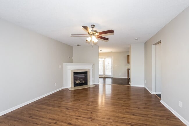 1469 Mandy Pl Ct, Charlotte, NC 28216 - photo 5