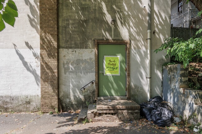 Calvary Christian School has a student-teacher ratio of 5 to 1.