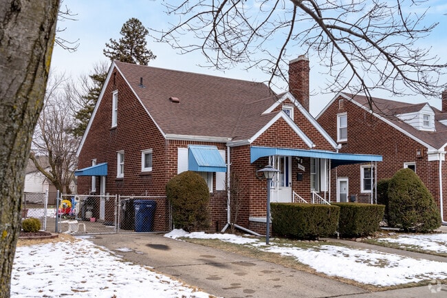 Small Bungalow style homes in Wyandotte are ideal for first time homebuyers.