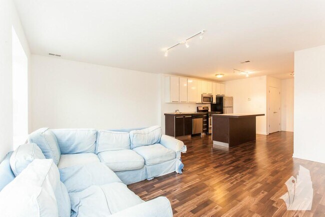 1544 W Glenlake Ave unit 2F, Chicago, IL 60660 - photo 7