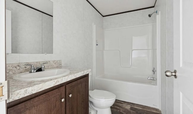 17006 Coventry Ln, Holly, MI 48442 - photo 3