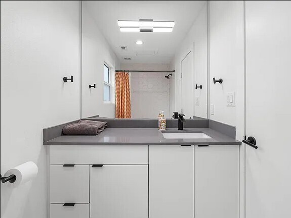 400 E 30th St unit 200, Austin, TX 78705 - photo 6