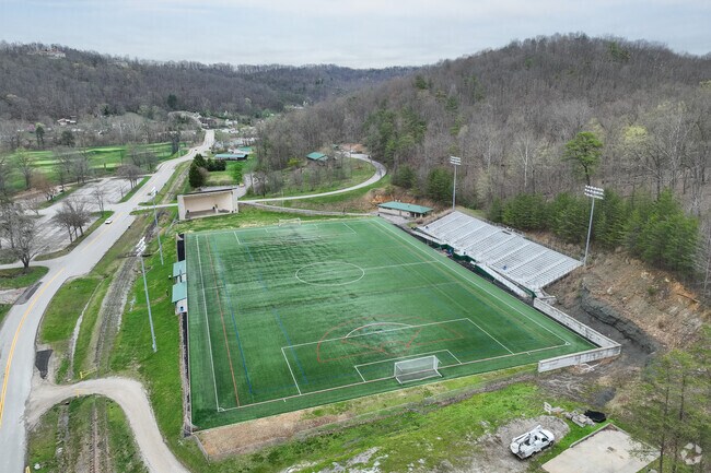 Coonskin Park offers sports fields, golf courses and walking trails near Oakridge-Greenbriar.