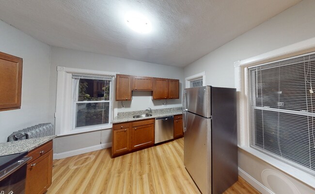 900 Massachusetts Ave unit 6, Cambridge, MA 02139 - photo 2
