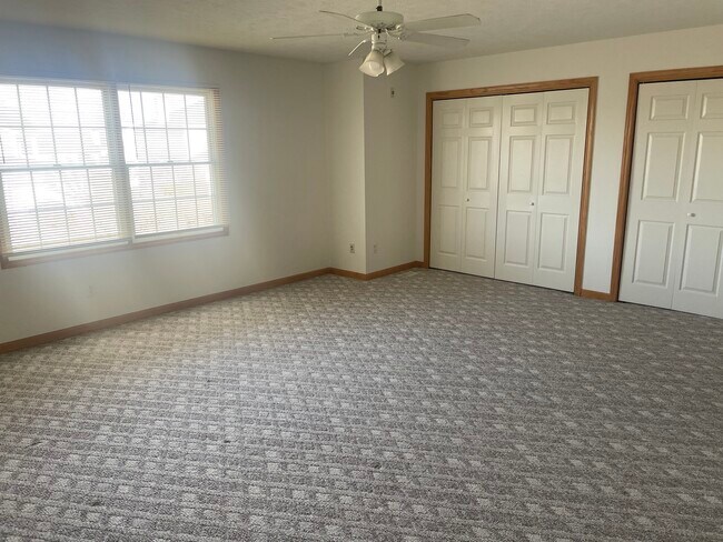 85 Yotzonot Dr unit 202, Bloomington, IL 61704 - photo 7