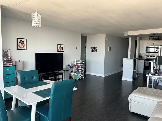 2650 N Lakeview Ave unit 3105, Chicago, IL 60614 - photo 7