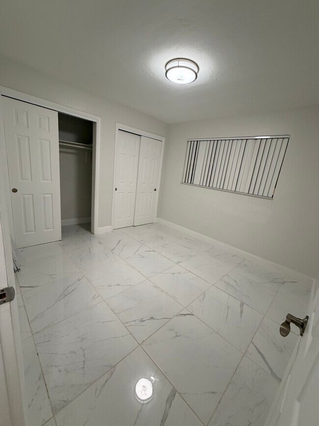 815 SW 5th Ct, Hallandale Beach, FL 33009 - photo 5