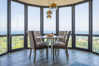 1730 N Clark St, Chicago, IL 60614