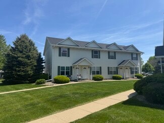 1303 1st St Unit B, DeWitt, IA 52742