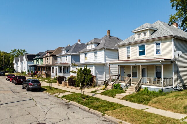 At Cedar Bend single-family homes sell between $90,000 and $180,000.