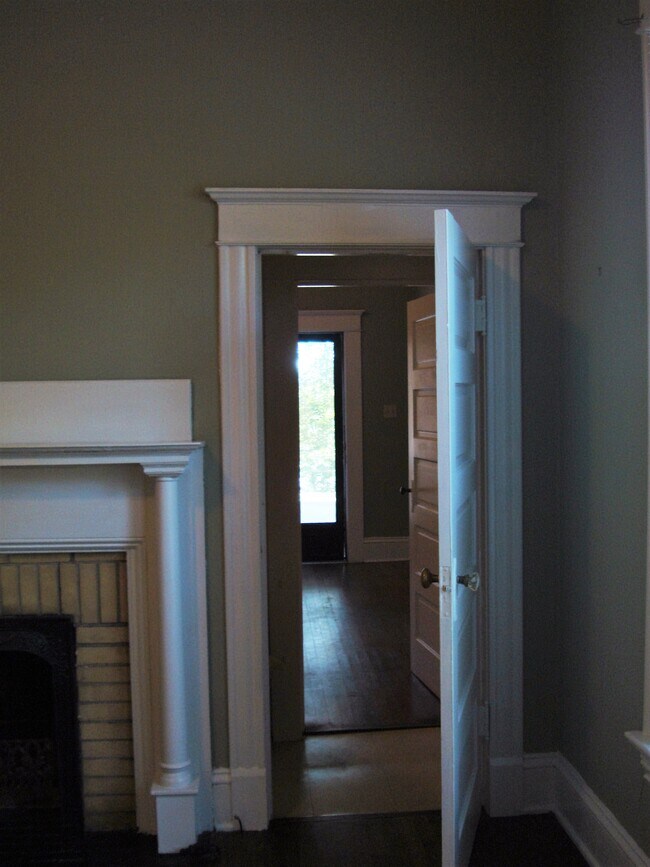 309 W Council St, Salisbury, NC 28144 - photo 4