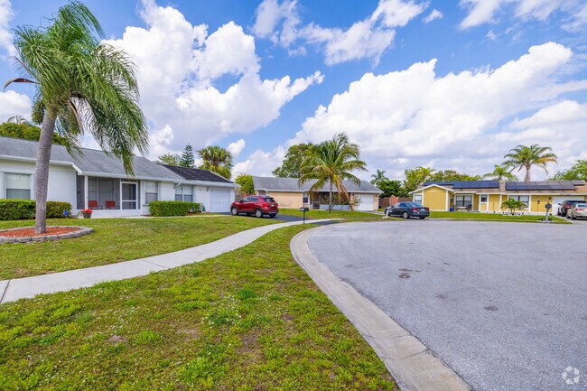 Ranch homes line the peaceful streets of Lantana.