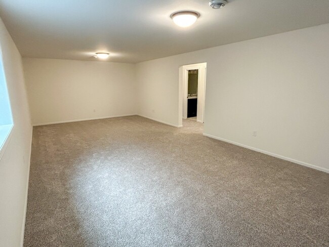 6732 Meadow View Dr S, Fargo, ND 58104 - photo 5