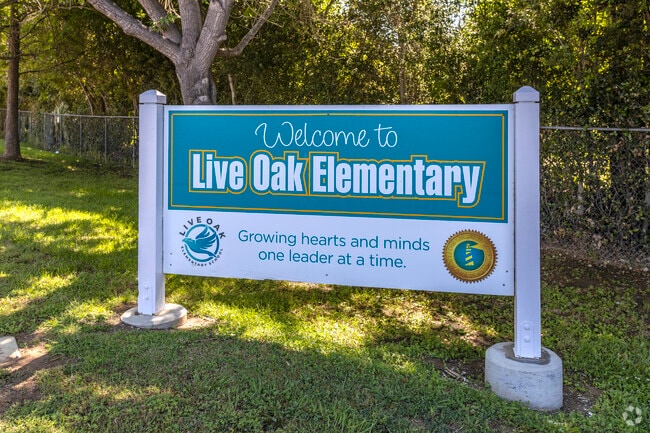 The sign of the Live Oak Elementary School in Fallbrook.