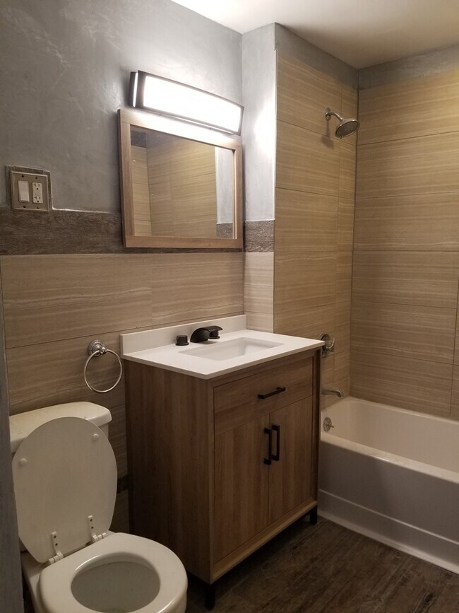 365 Prospect Ave unit 3, Hartford, CT 06105 - photo 2