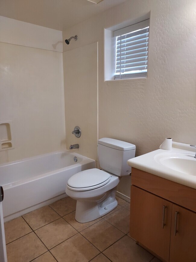 724 E Devonshire Ave unit 309, Phoenix, AZ 85014 - photo 7