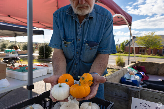 A small produce stand can be found on the Forum Church parking lot near Smithton Ridge.