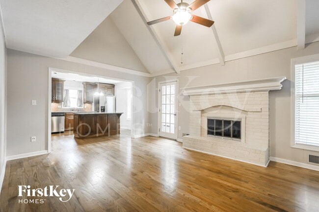 1018 SE 4th St, Lees Summit, MO 64063 - photo 3