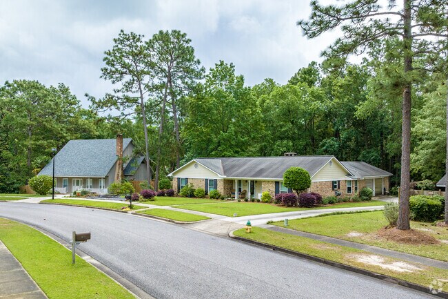 Housing styles in Rolling Acres vary, but you’ll find many ranch style houses.