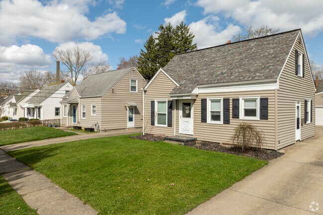 Well maintained Cape Cods and Bungalows are found throughout the Valley View neighborhood.