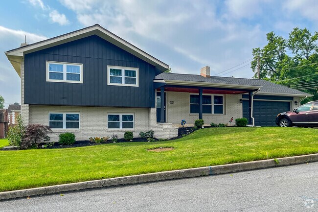Split level homes are just one of many styles in Palmdale.