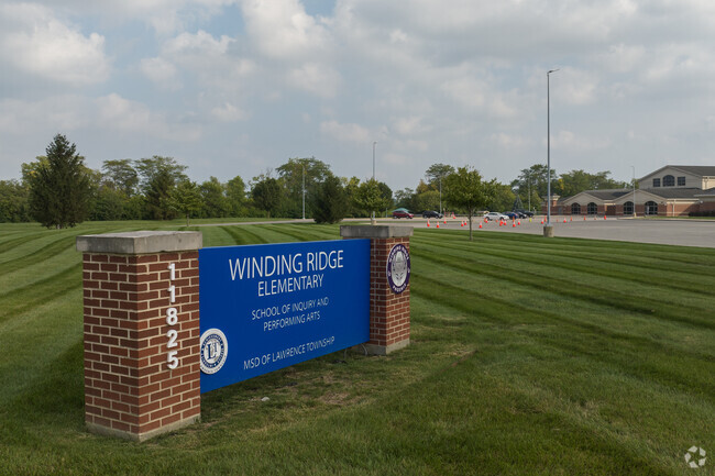 The Street sign to Winding Ridge Elementary School on E 46th St.