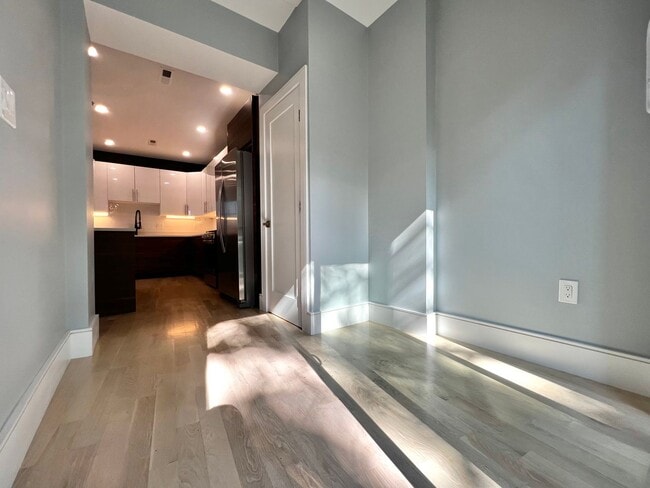 9 University Rd unit 2, Brookline, MA 02445 - photo 6