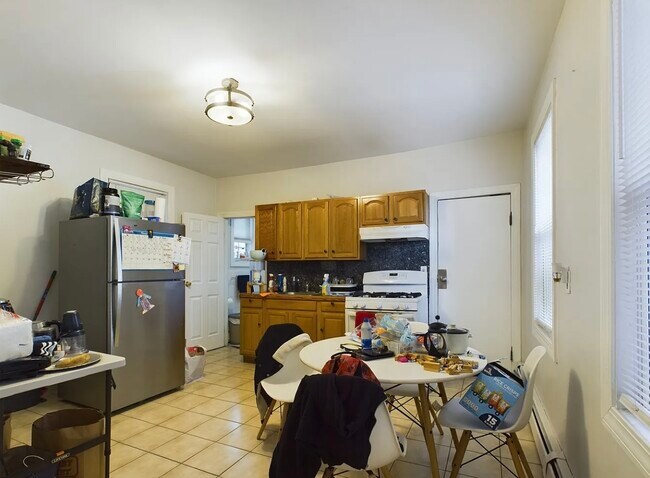 239 Tremont St unit 2, Somerville, MA 02143 - photo 4