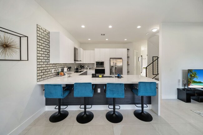 3246 SW 44th St unit ID1369654P, Fort Lauderdale, FL 33312 - photo 6