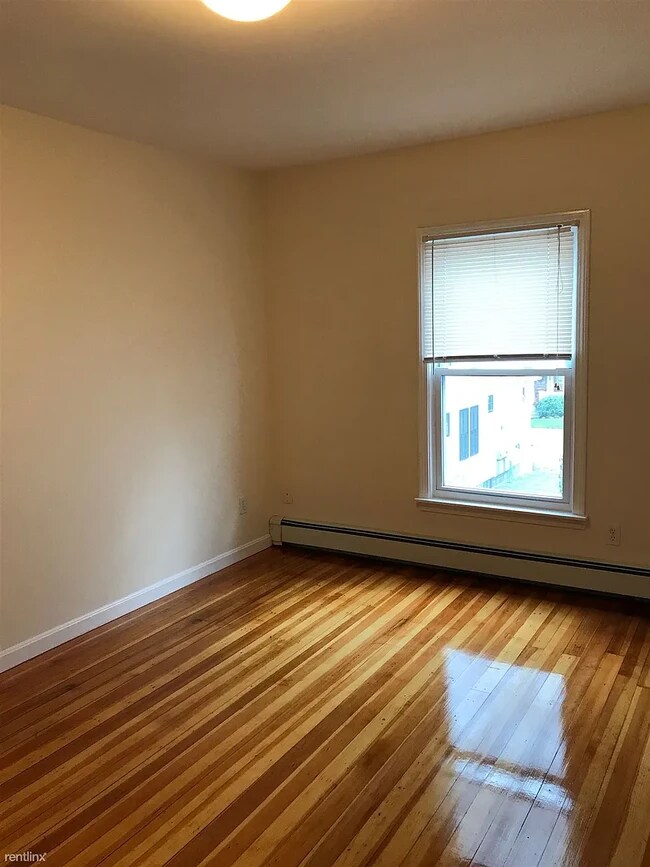 65 Wareham St unit 2, Medford, MA 02155 - photo 4