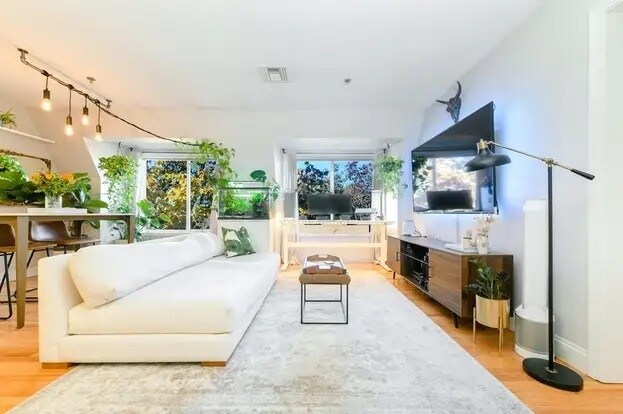 332 Jamaicaway unit 404, Jamaica Plain, MA 02130 - photo 2