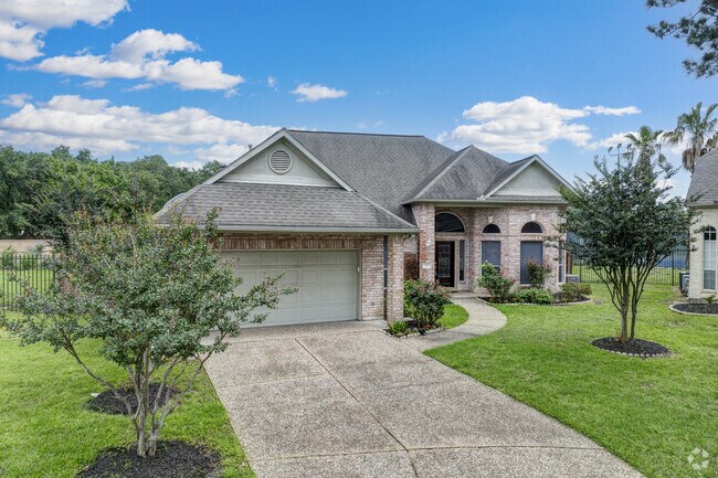 Single-story living in Cinco Ranch provides convenience and comfort.