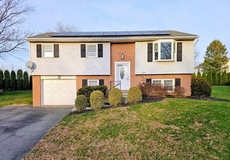 55 Buchland Rd, Ephrata, PA 17522