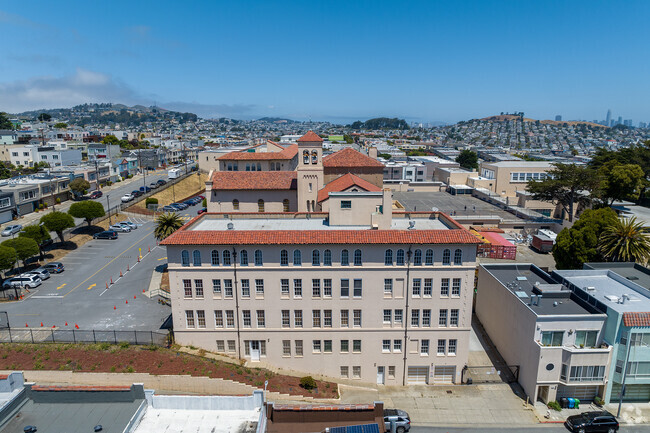 Golden Bridges School in San Francisco serves middle school students.