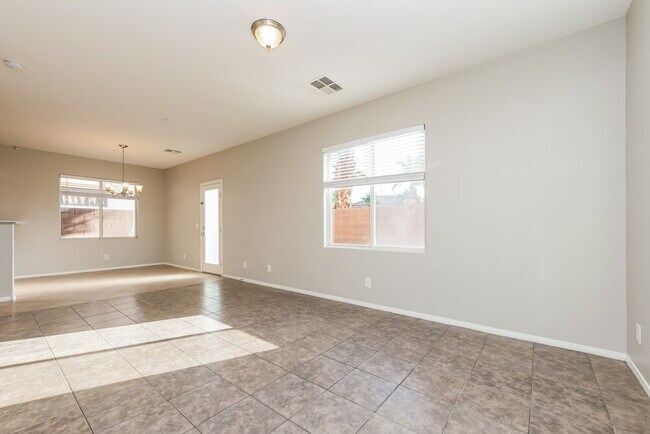 7204 Amber Cascade Ct, Las Vegas, NV 89149 - photo 5