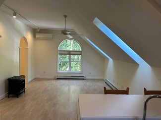 50 Pine St Unit 50 Pine Street, Freeport, ME 04032
