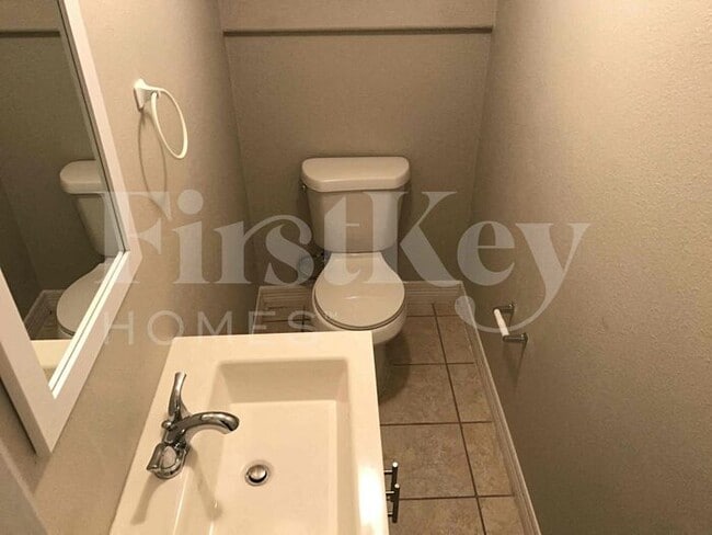 214 N Native Ln, Houston, TX 77022 - photo 7