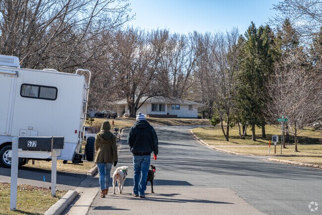 Residents can take a casual stroll along Hammond’s quiet streets, enjoying the small-town atmosphere.