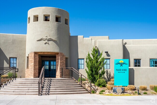 Paa-Ko golfers love the Paa-Ko Ridge Golf Course located in the neighborhood.