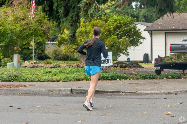 The Indian Summer community is very walkable and easy to get around.