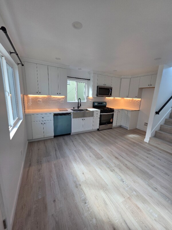 2895 Canal Ave, Long Beach, CA 90810