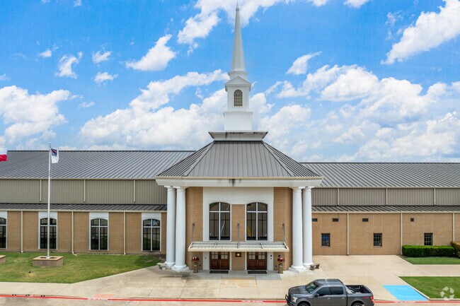 Many Ennis parents choose Waxahachie Preparatory Academy as a private school option for their children.